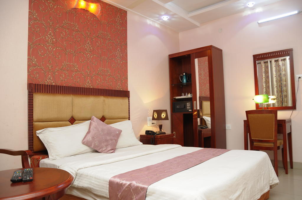 Hotel Kings Kastle Мисор Екстериор снимка