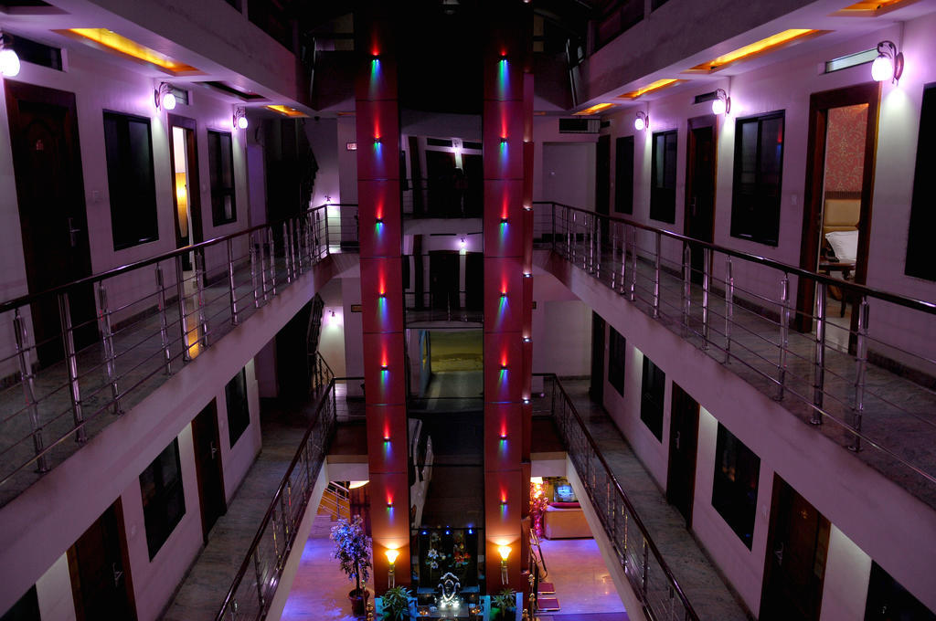 Hotel Kings Kastle Мисор Екстериор снимка